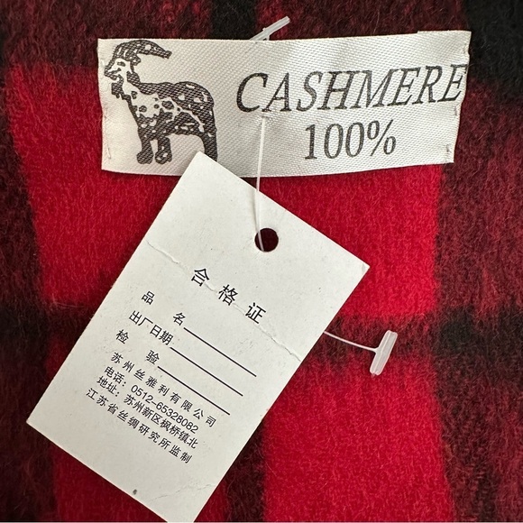 NWT Red Black Plaid 100% Cashmere Fringe Scarf - Picture 6 of 6